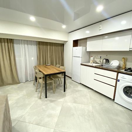 Gss - B Apartment Tbilisi Exteriör bild
